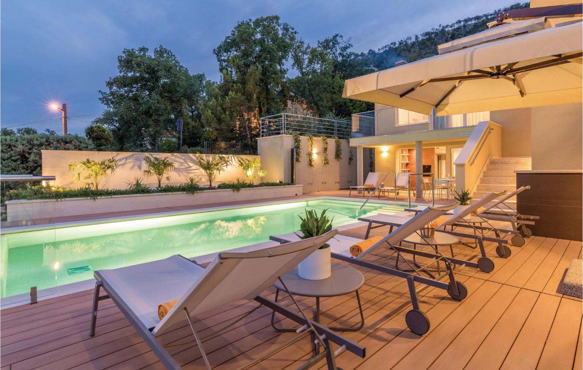 Nice Apartment In Plomin With Jacuzzi Экстерьер фото
