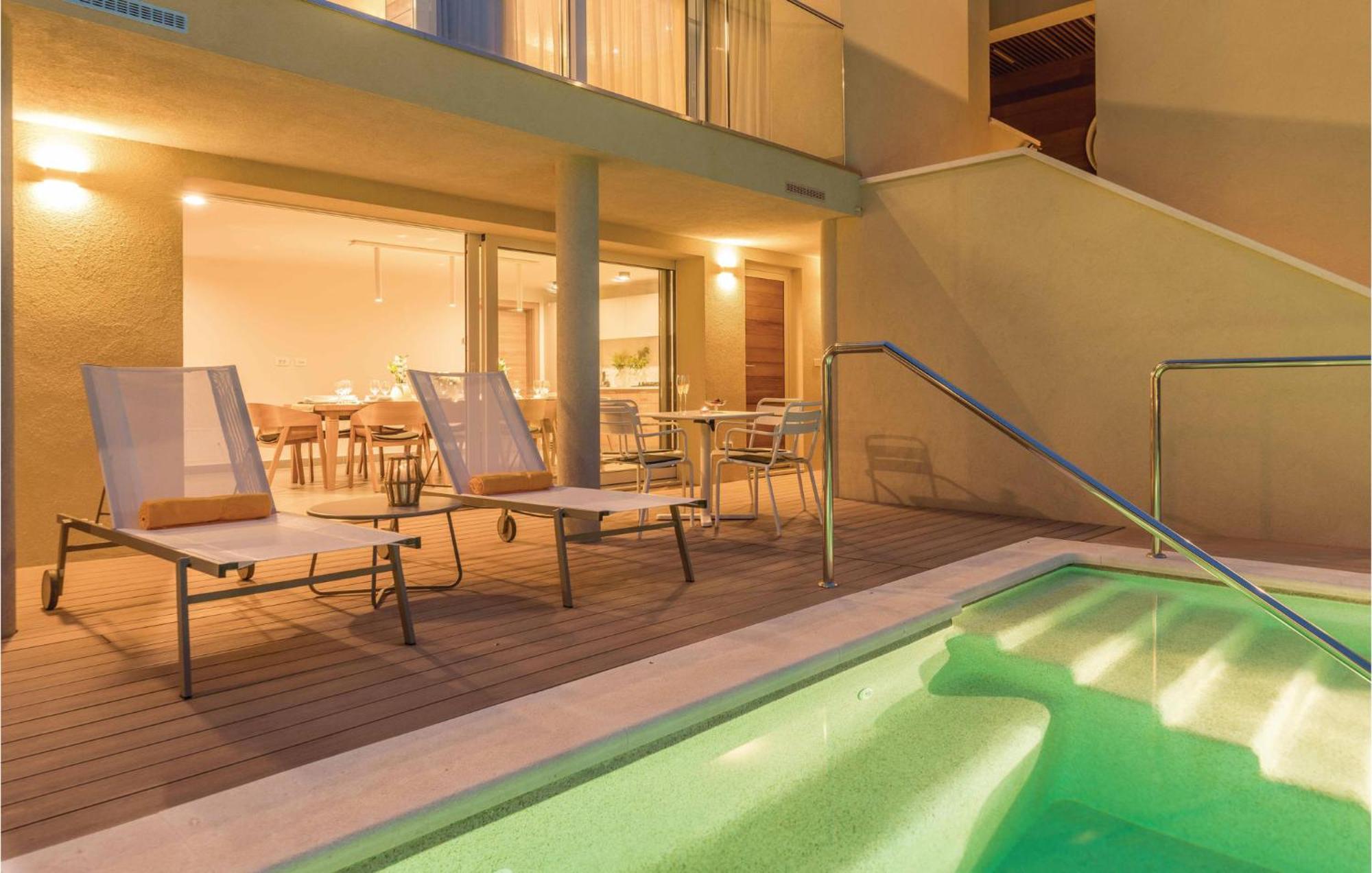 Nice Apartment In Plomin With Jacuzzi Экстерьер фото