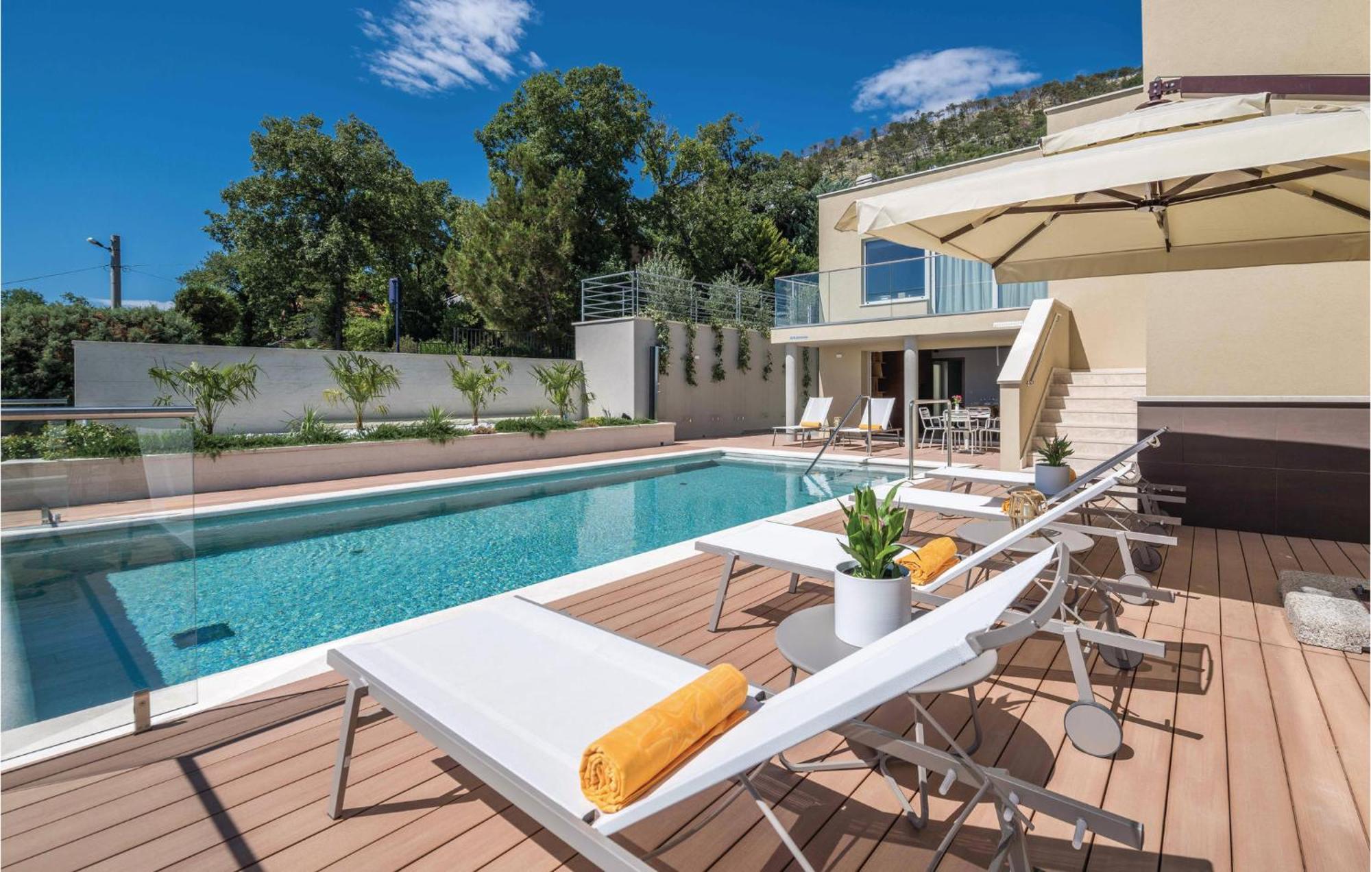 Nice Apartment In Plomin With Jacuzzi Экстерьер фото