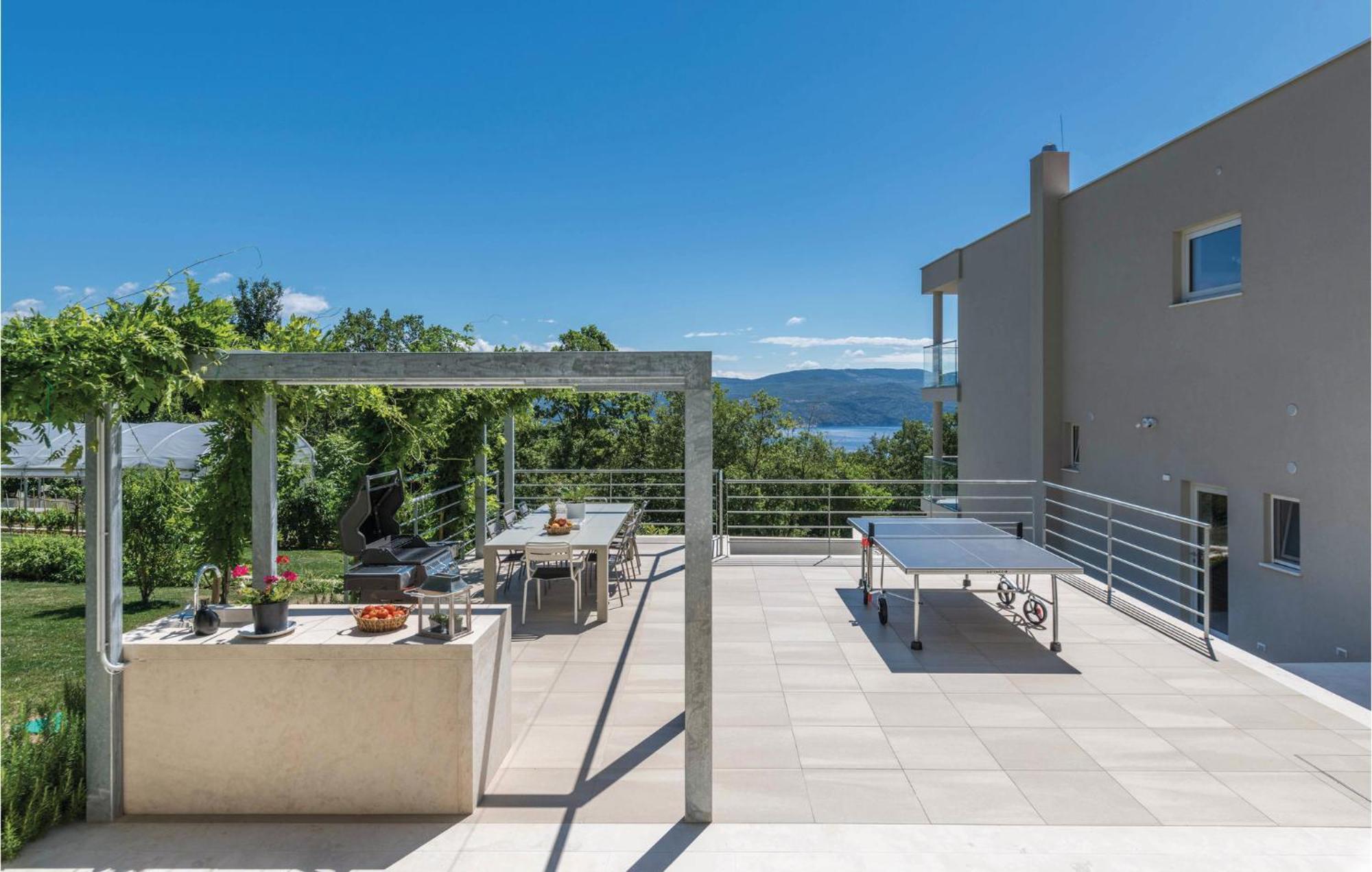 Nice Apartment In Plomin With Jacuzzi Экстерьер фото