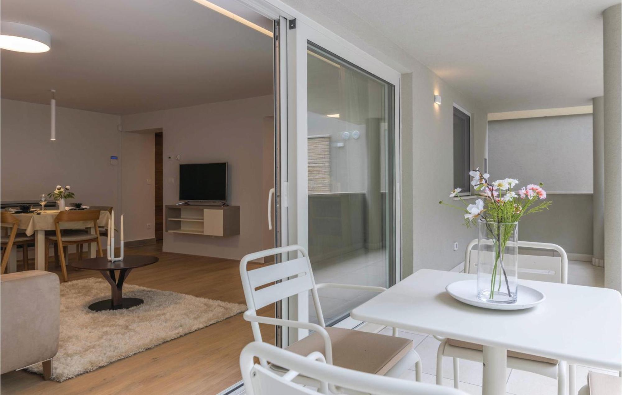 Nice Apartment In Plomin With Jacuzzi Экстерьер фото