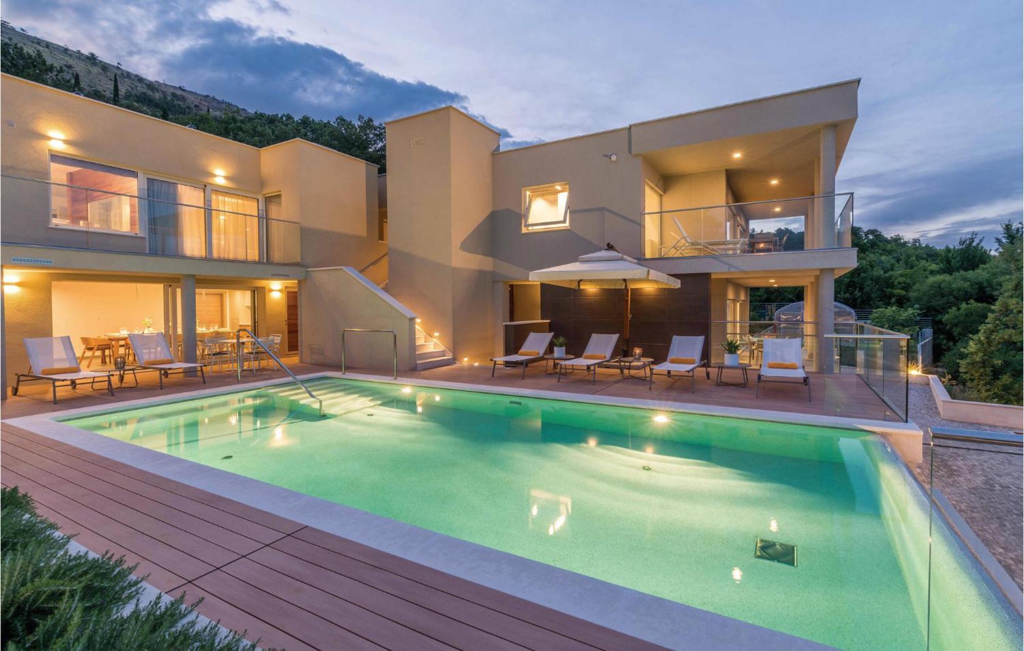 Nice Apartment In Plomin With Jacuzzi Экстерьер фото