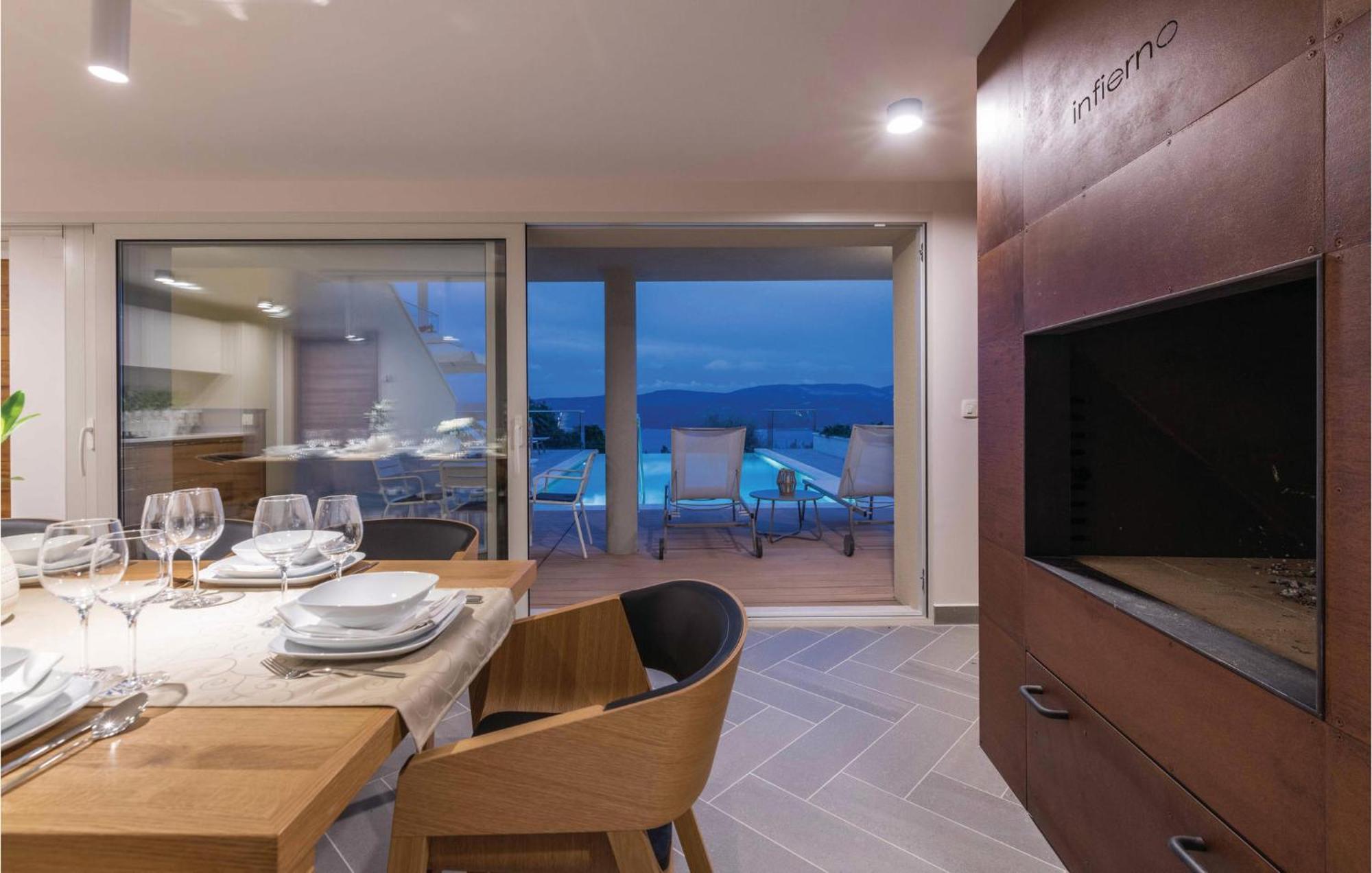 Nice Apartment In Plomin With Jacuzzi Экстерьер фото