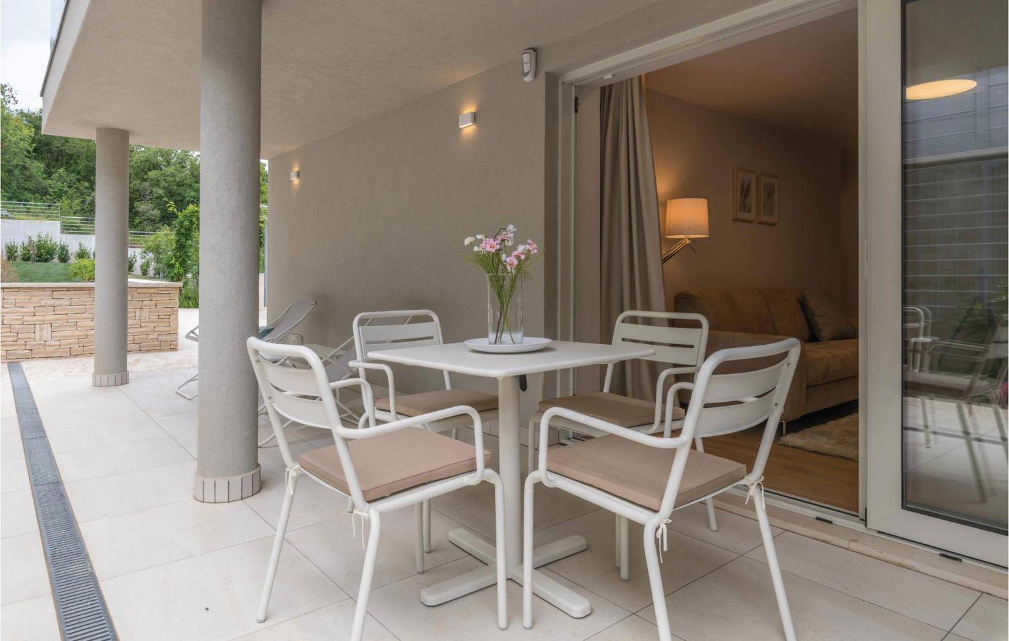 Nice Apartment In Plomin With Jacuzzi Экстерьер фото