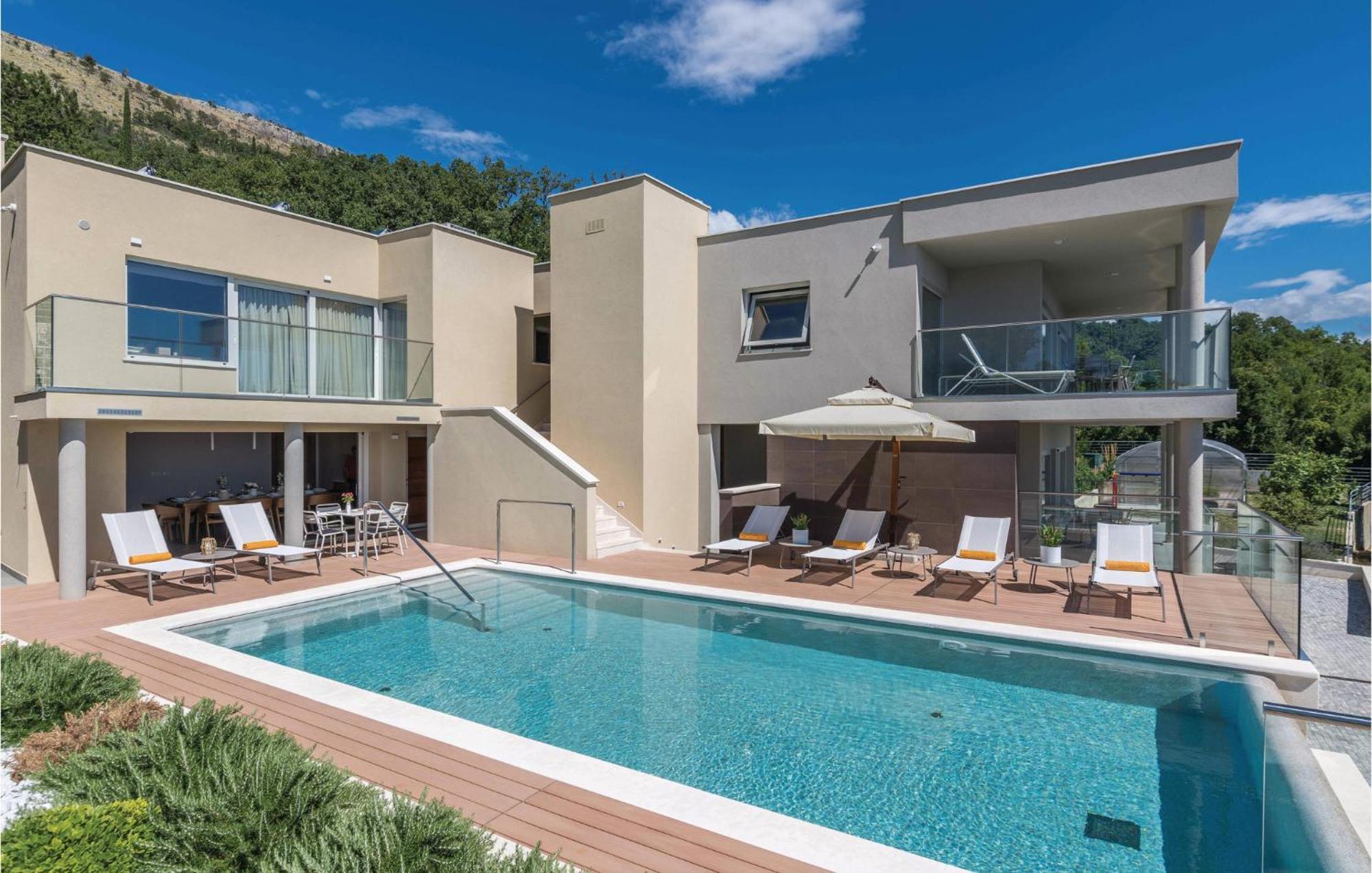 Nice Apartment In Plomin With Jacuzzi Экстерьер фото